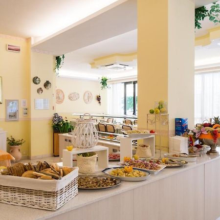 Hotel Miranda Беллария-Иджеа-Марина Экстерьер фото