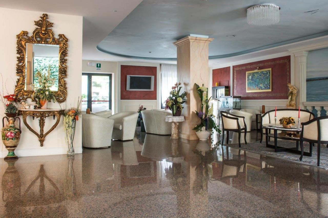 Hotel Miranda Беллария-Иджеа-Марина Экстерьер фото